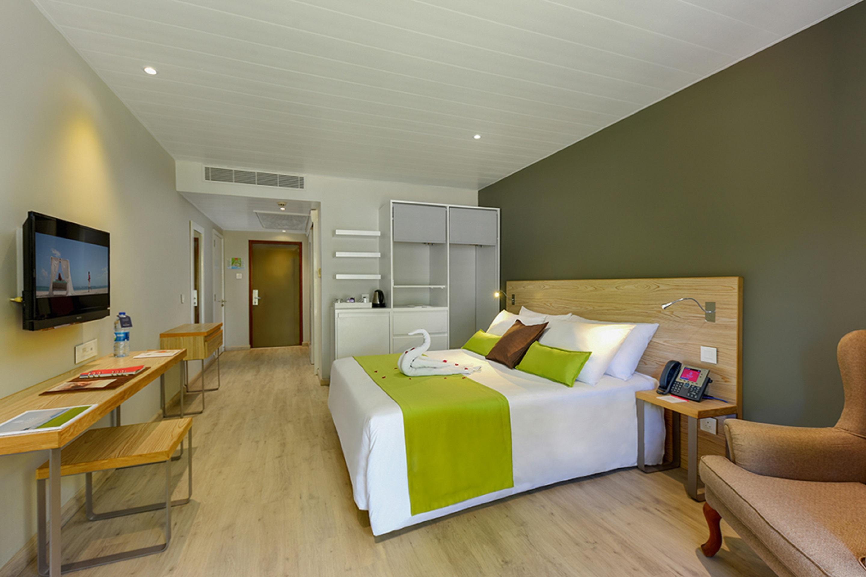 Mauricia Beachcomber Resort&Spa Grand Baie Exterior foto