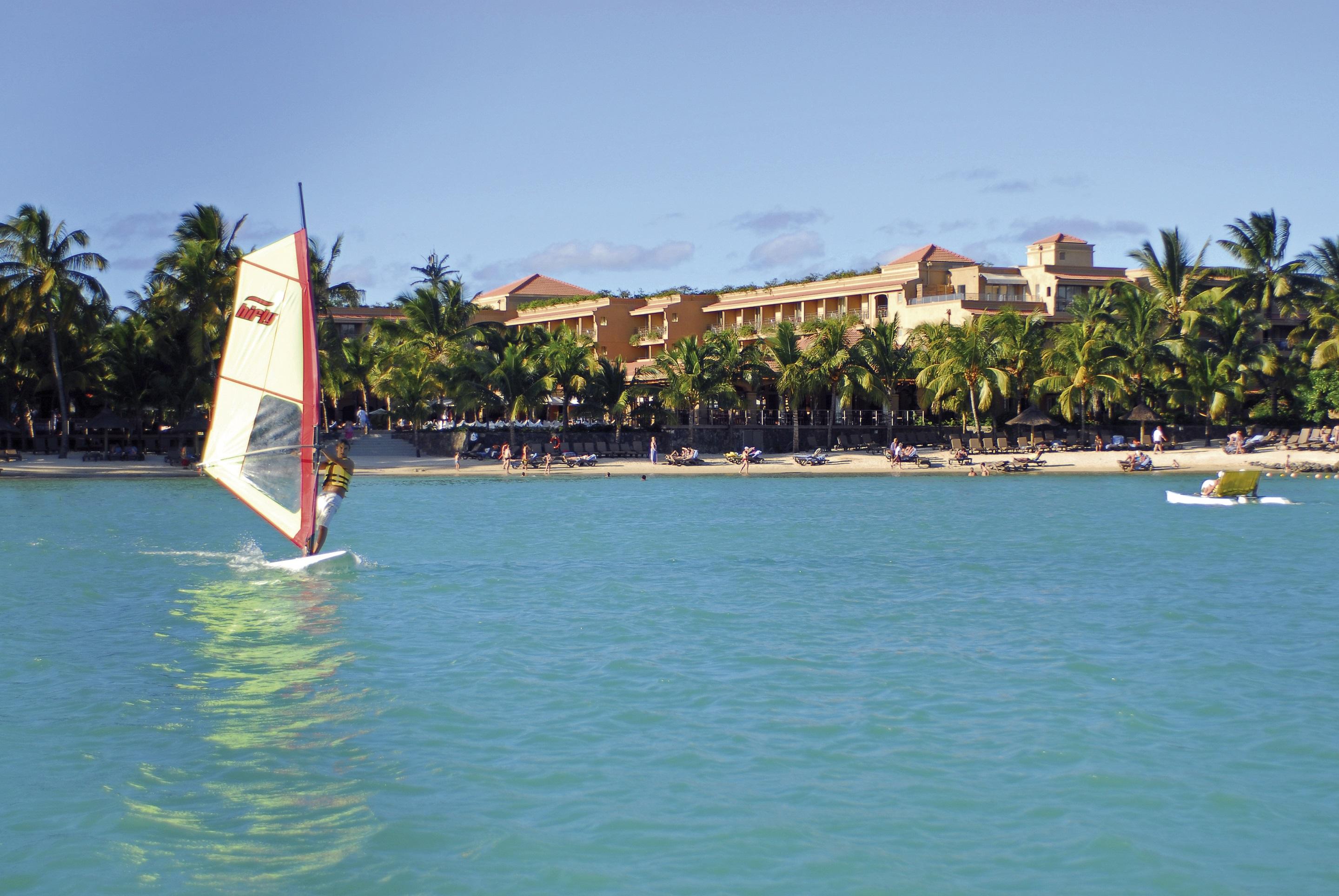 Mauricia Beachcomber Resort&Spa Grand Baie Exterior foto