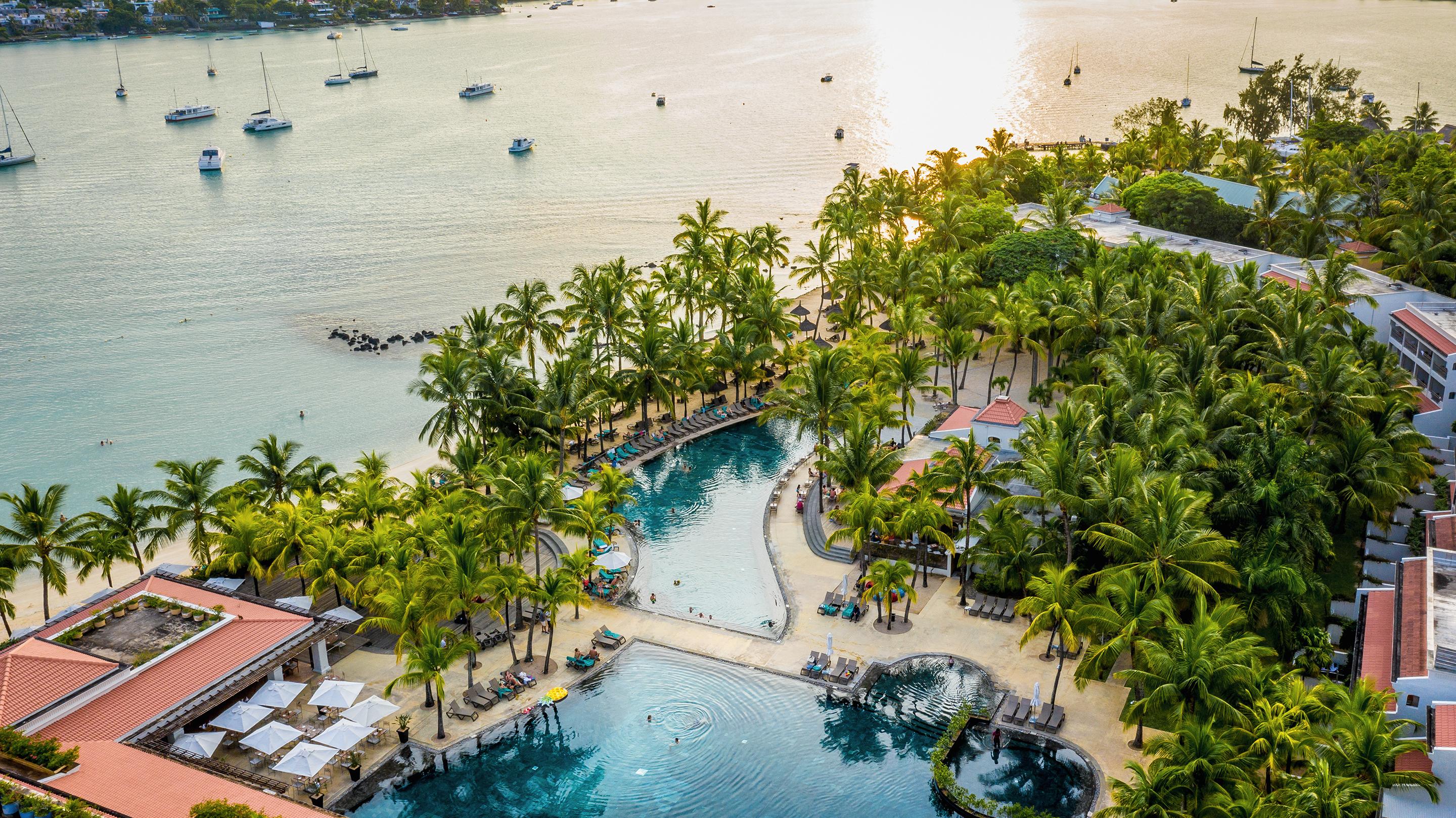 Mauricia Beachcomber Resort&Spa Grand Baie Exterior foto