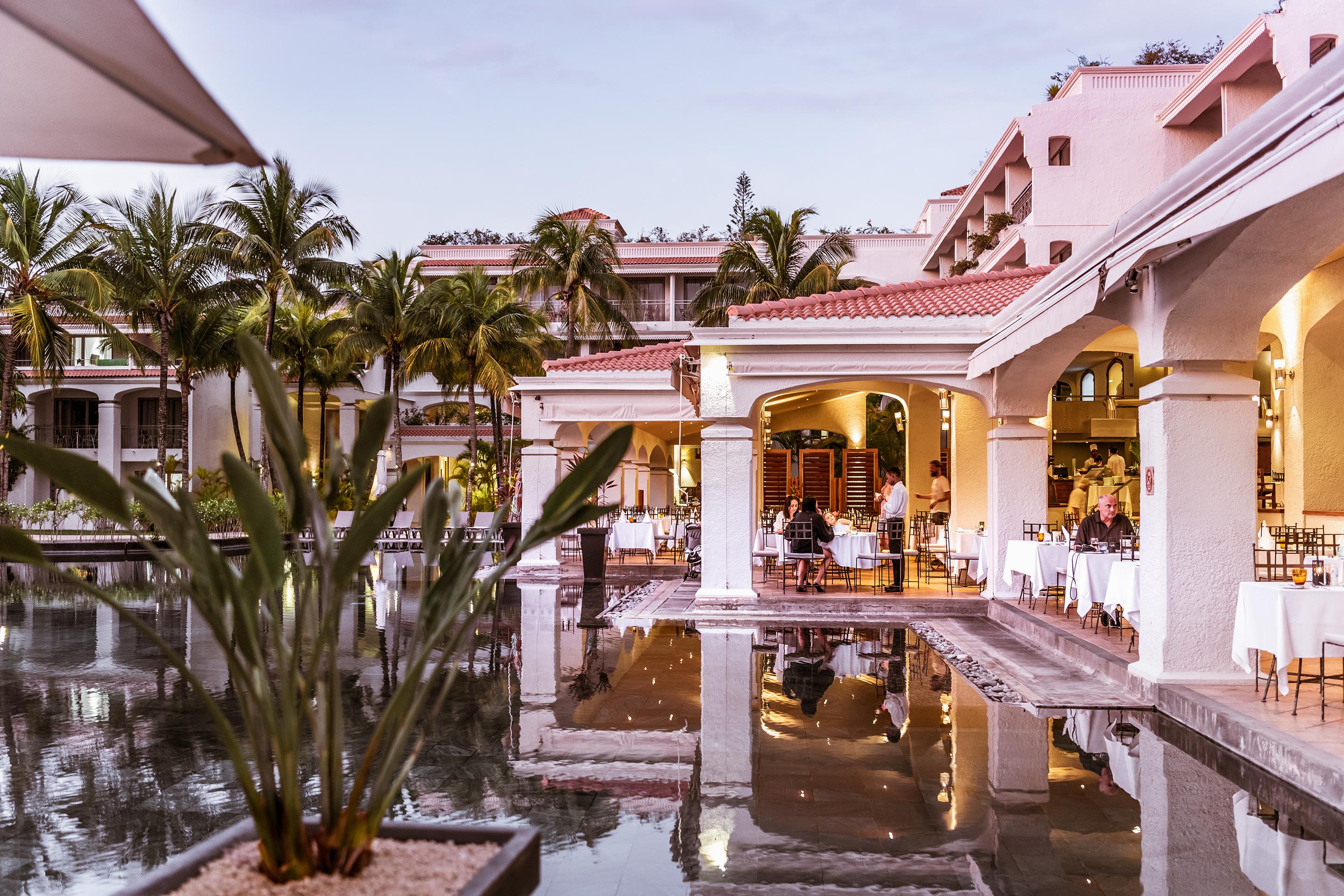 Mauricia Beachcomber Resort&Spa Grand Baie Exterior foto