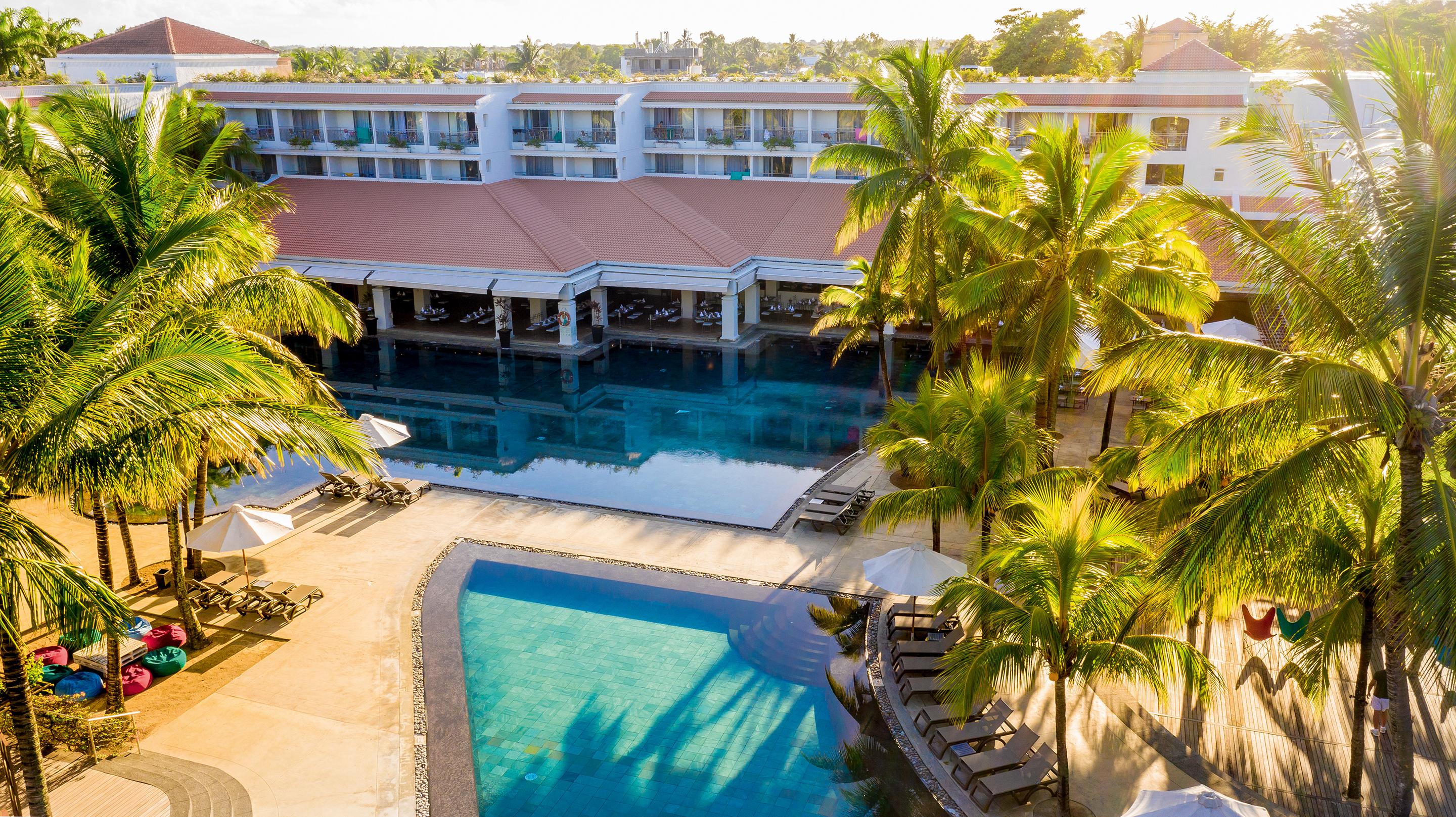 Mauricia Beachcomber Resort&Spa Grand Baie Exterior foto